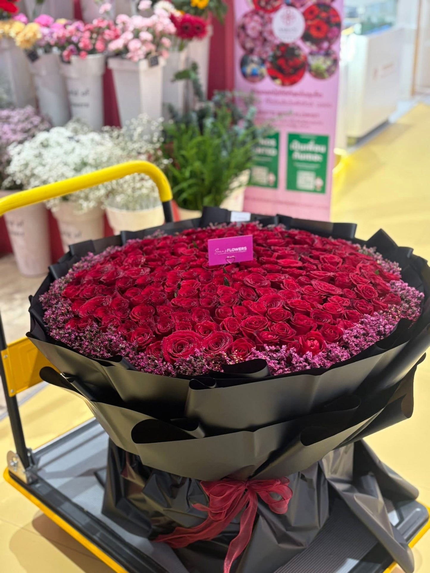 Eternal Passion — 200 Red Roses Grand Bouquet