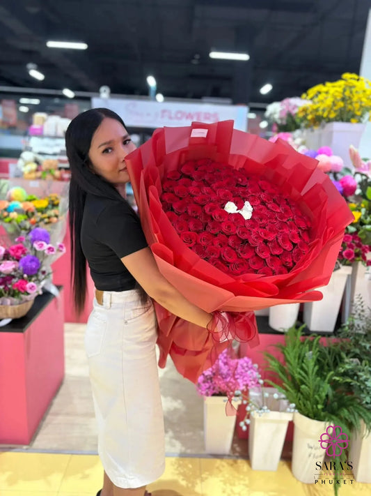 101 red and white roses heart bouquet by Sara’s Flowers Phuket