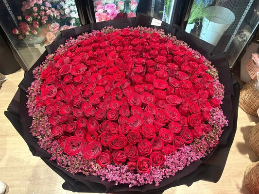Eternal Passion — 200 Red Roses Grand Bouquet