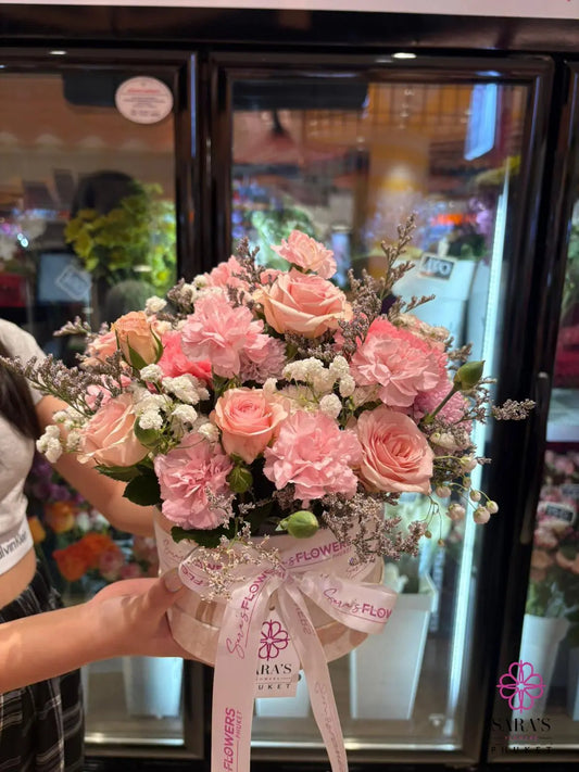 Luxury blush pink flower hatbox arrangement by Sara’s Flowers Phuket